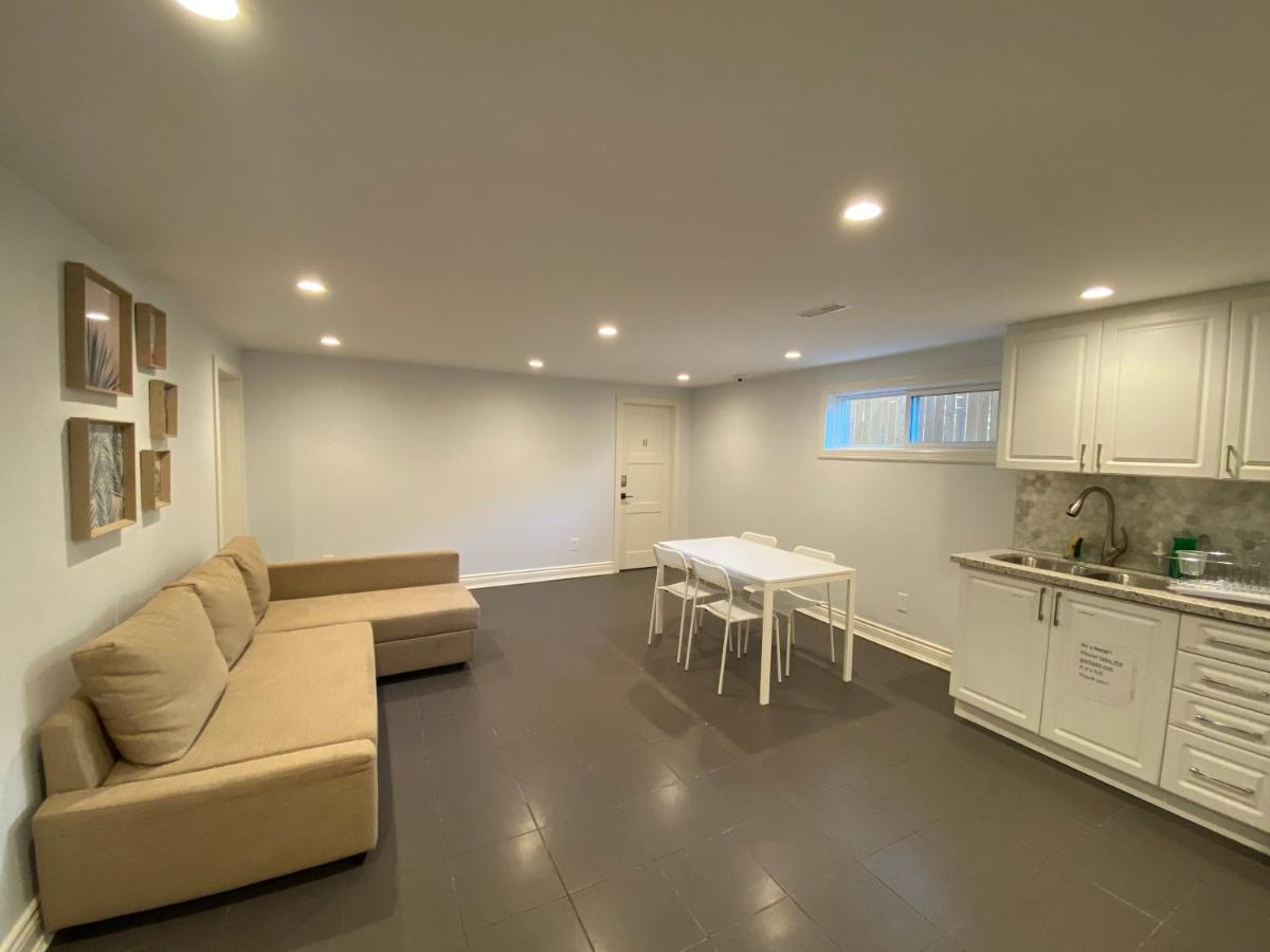 Yonge And Finch Subway !S Spacious And Modern Private Bd With Shared Bathroom Toronto Eksteriør bilde