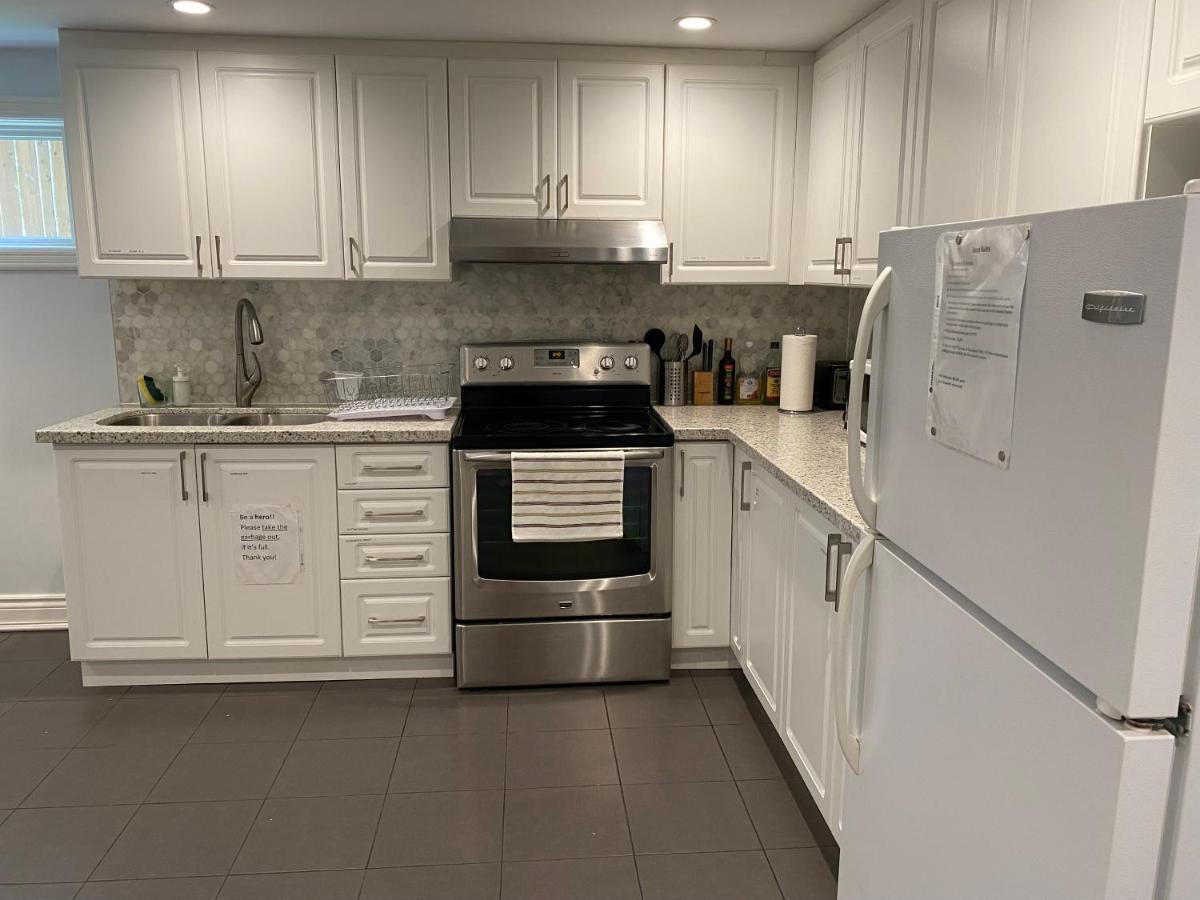Yonge And Finch Subway !S Spacious And Modern Private Bd With Shared Bathroom Toronto Eksteriør bilde